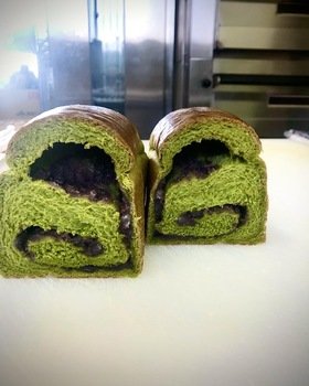 土曜日限定パンの『抹茶あずきブレッド』です。