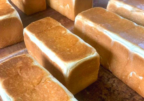 朝食にもぴったりなさんぽみち生食パンです。