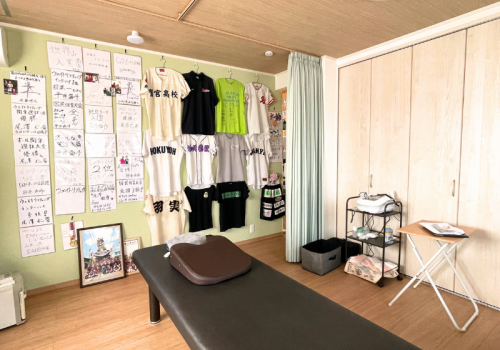 小学生からプロの選手まで、幅広い方々がご来院されています。