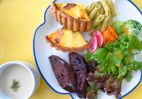 色々な味が楽しめるキッシュプレート