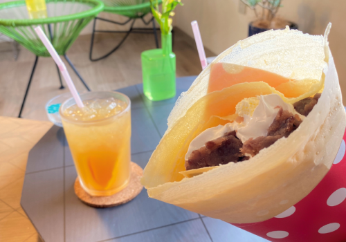 こだわりのクレープとドリンクをお楽しみください。