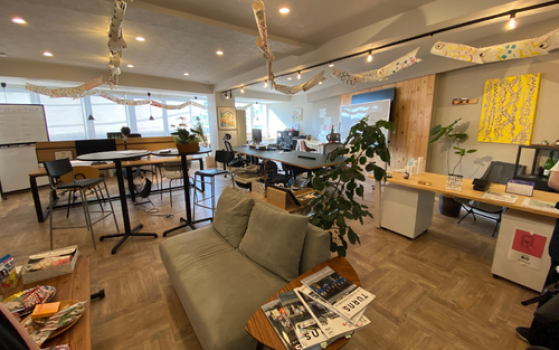 おしゃれなスペースで落ち着いて作業に打ち込めます