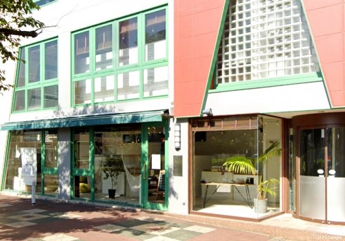 加須駅北口 ロータリー沿いにある加須駅前店