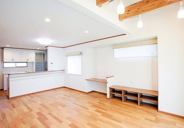 行田市若小玉で自然素材のサーモウールと漆喰を仕様した二世帯住宅の家
